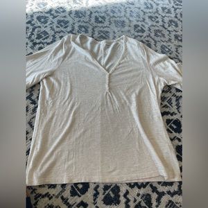 Loosefitting V-Neck Shirt; Size XL; Color White/Cream